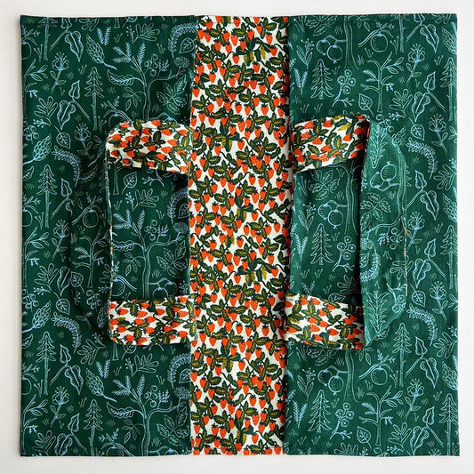 Pie / Casserole Carrier "Forest and strawberries"