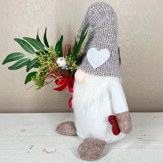 Gnome with flowers