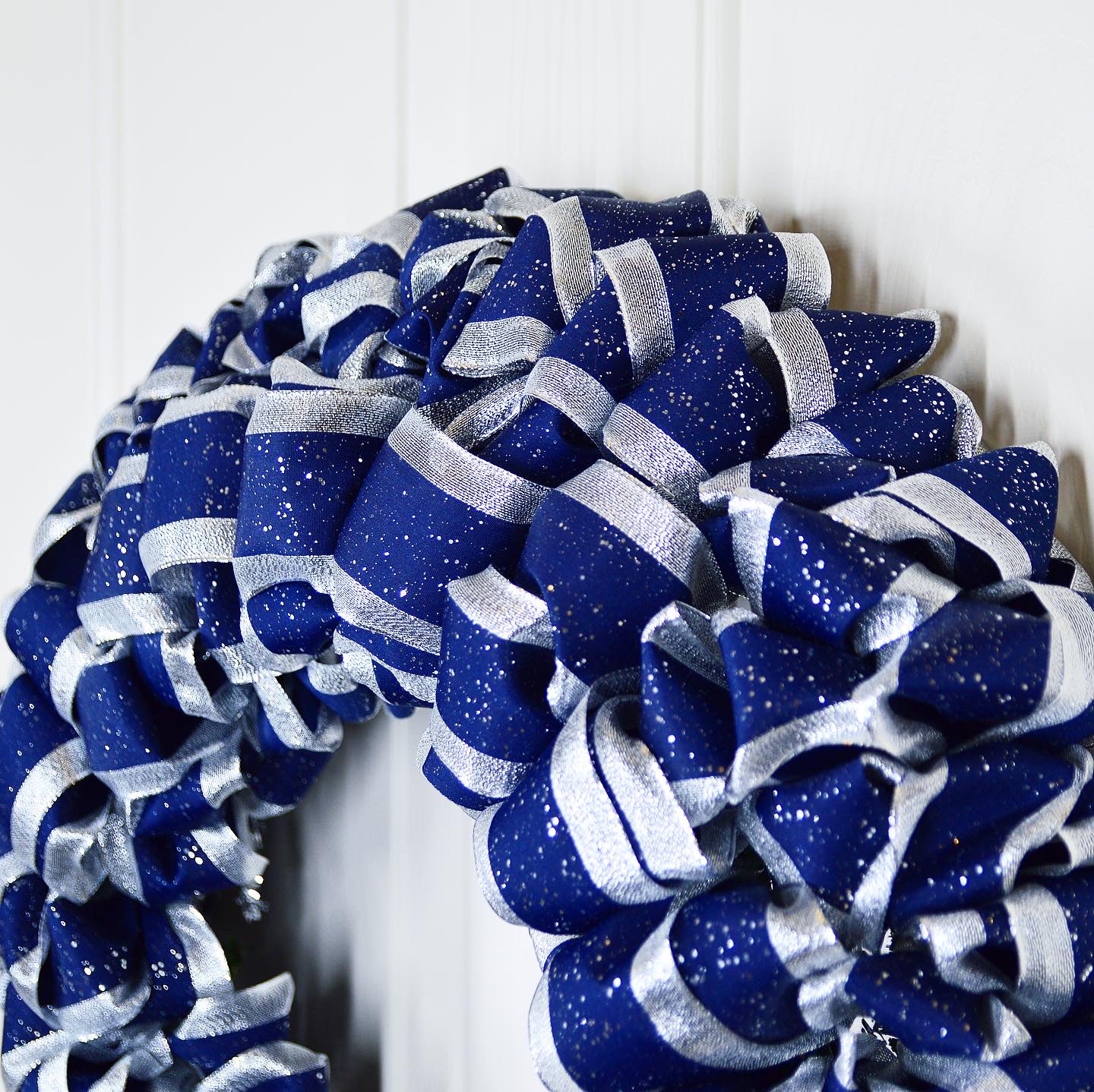 Sparkly blue and silver ribbon wreath “Fireworks”